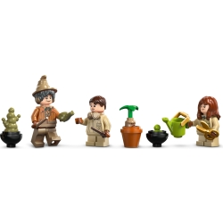 Klocki LEGO 76445 Zamek Hogwart - zajęcia z zielarstwa HARRY POTTER